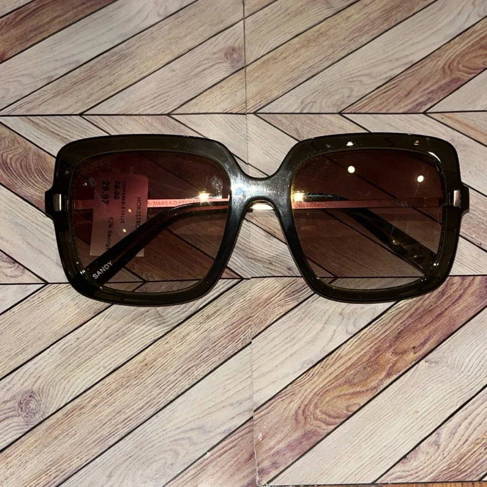 Diff Eyewear Sandy Olive Green Mirrored Gradient Lens Oversized Sunglasses